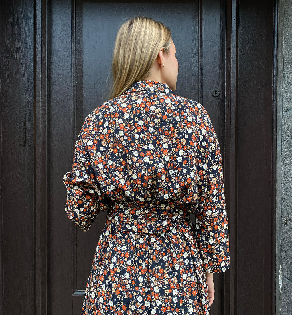 Maitlandmeg Humla Eldklotter Cape Dress