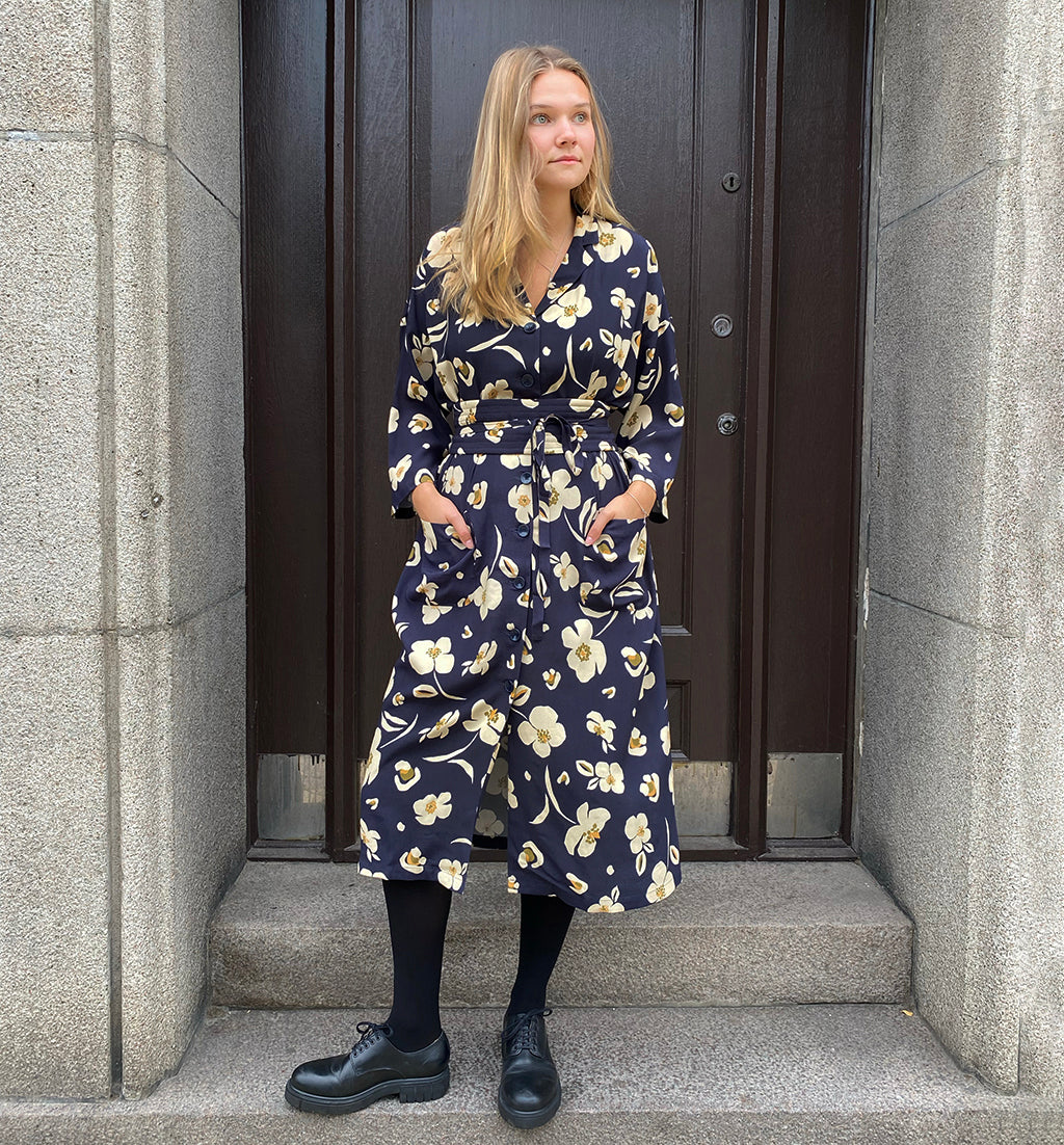 Maitlandmeg Humla Sonnet Cape Dress